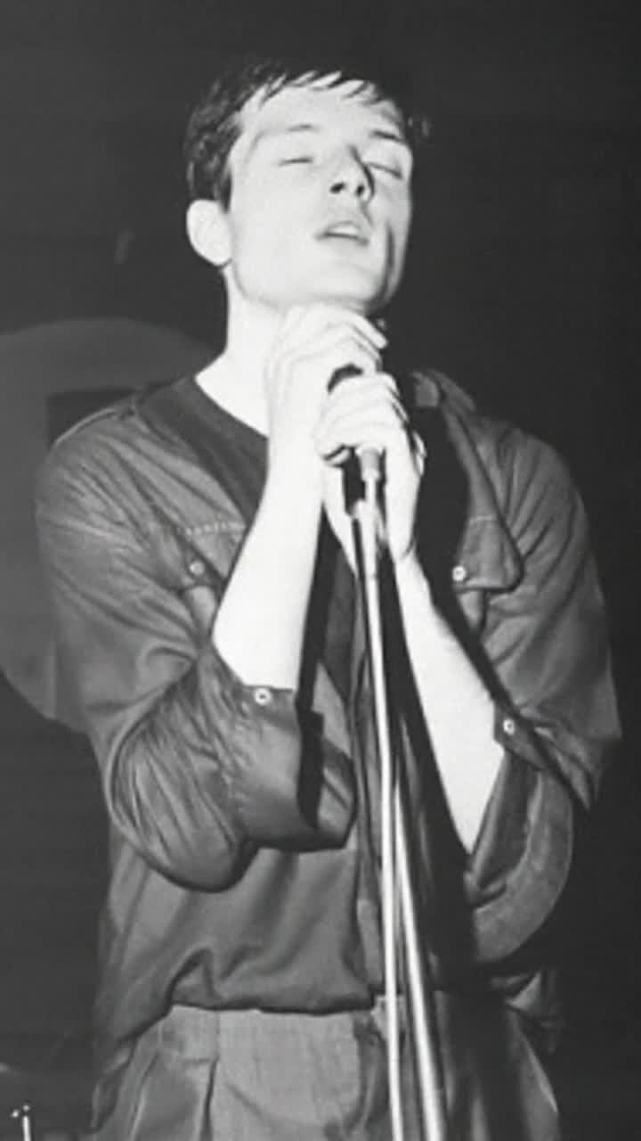 make him move naturally