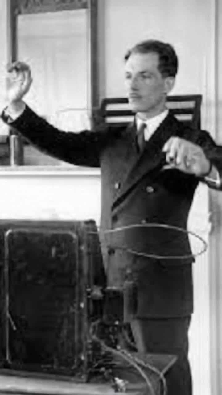 leon theremin playing the theremin