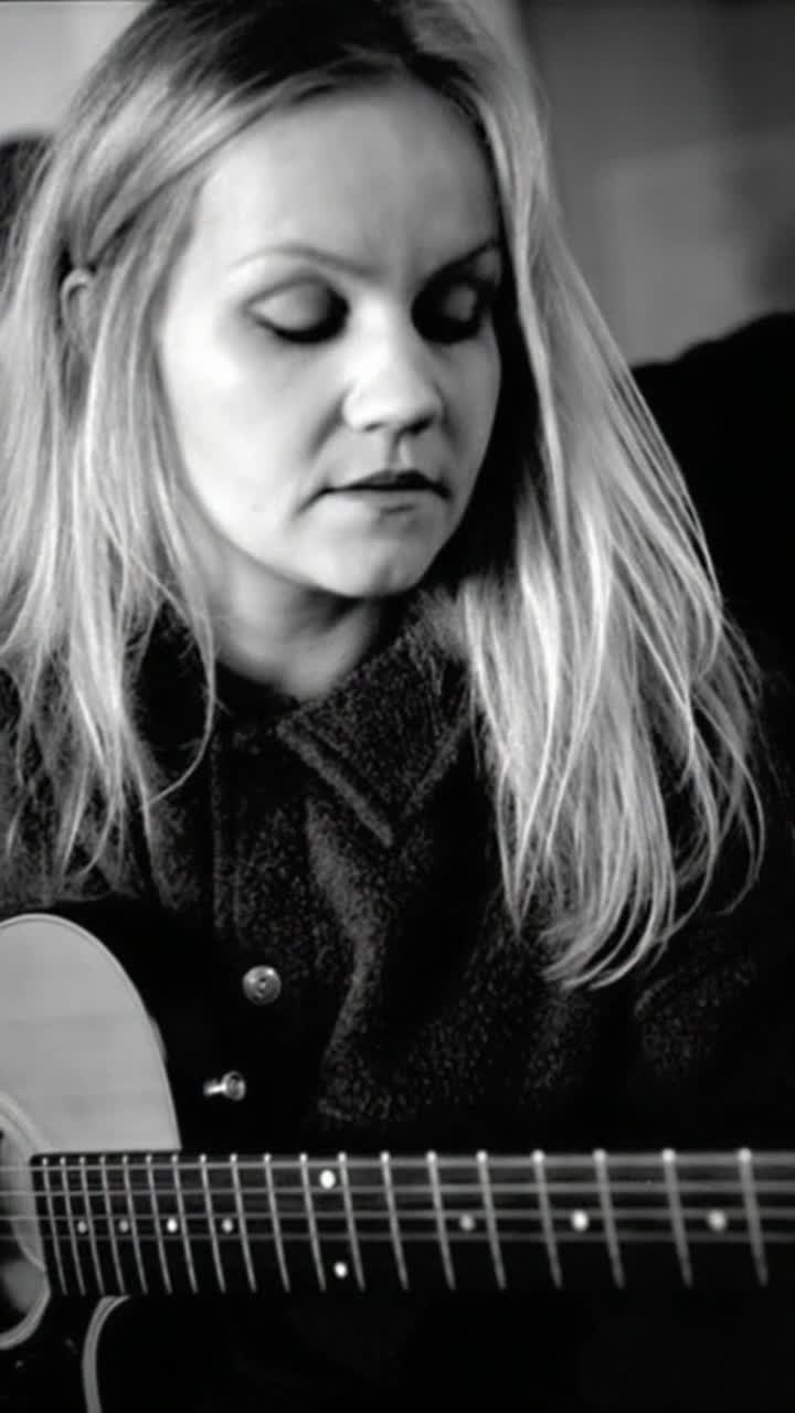 make her move naturally