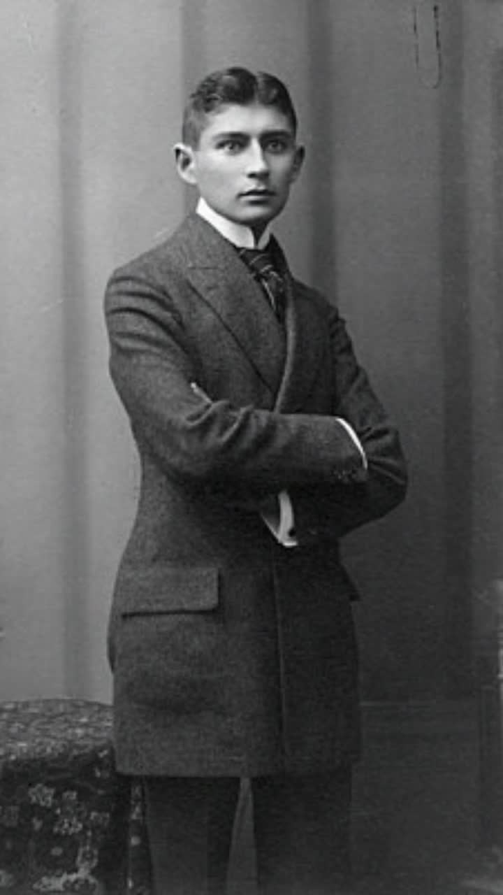 make him move naturally