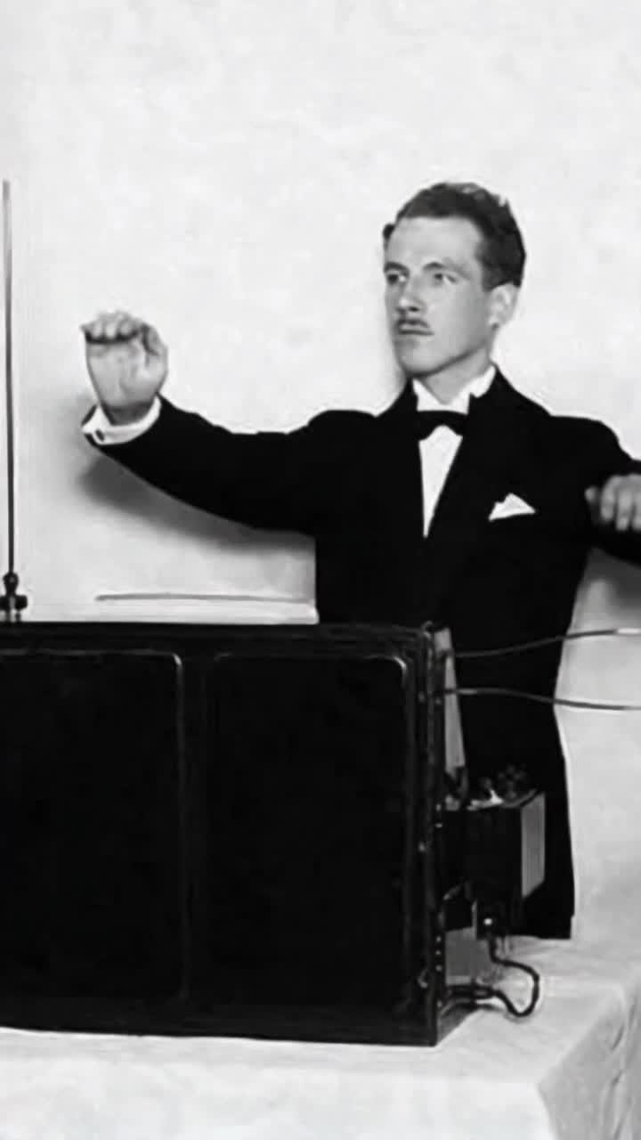 leon theremin playing the theremin