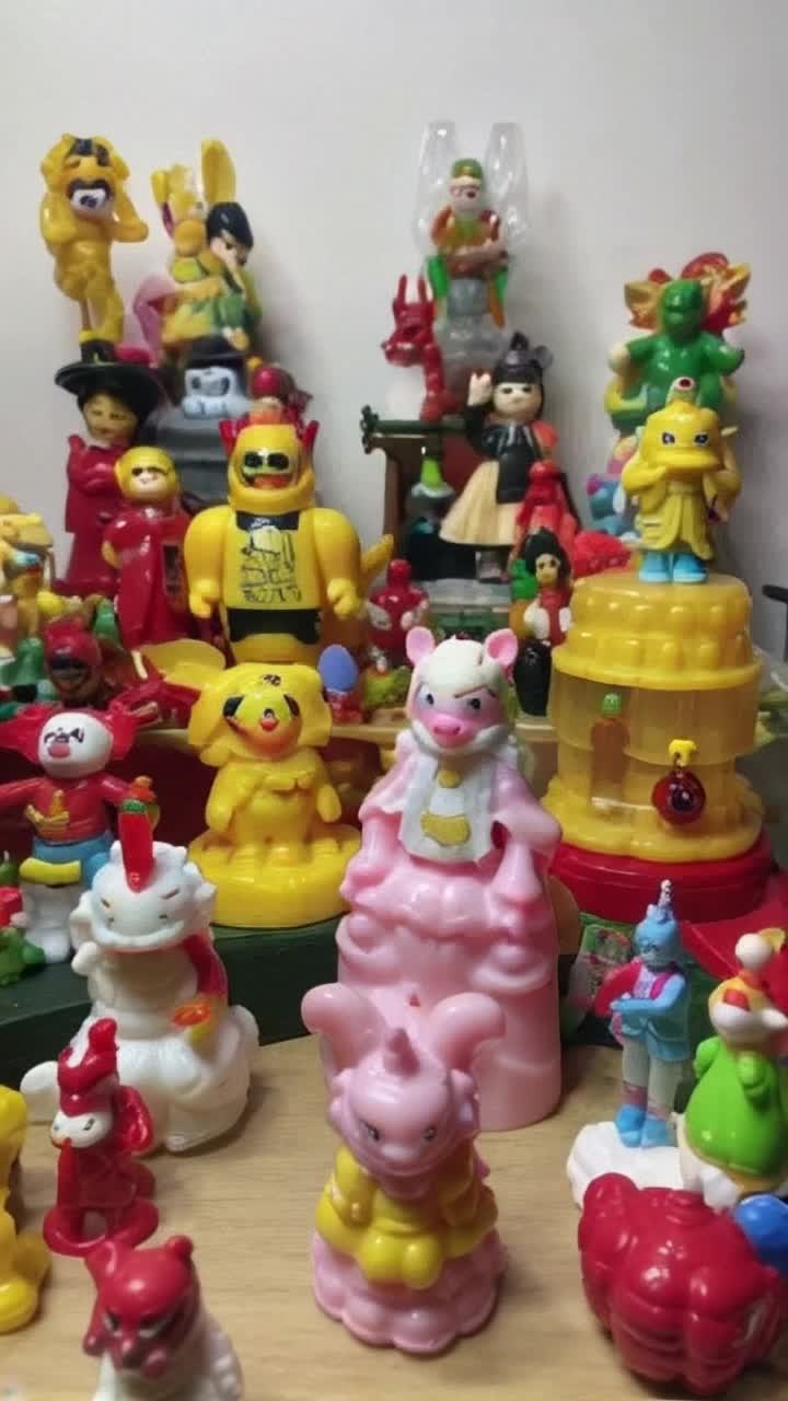 Plastic nostalgia toys retro plastic figurines playthings vintage plastic figure characters playset